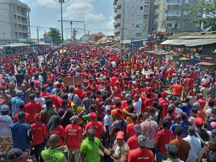 Transition une marche des forces vives de Guinée FNDC ANAD RPG AEC