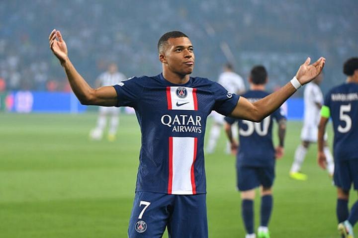 Kylian Mbapp Envisage Un D Part En Le Psg Accul Gabon