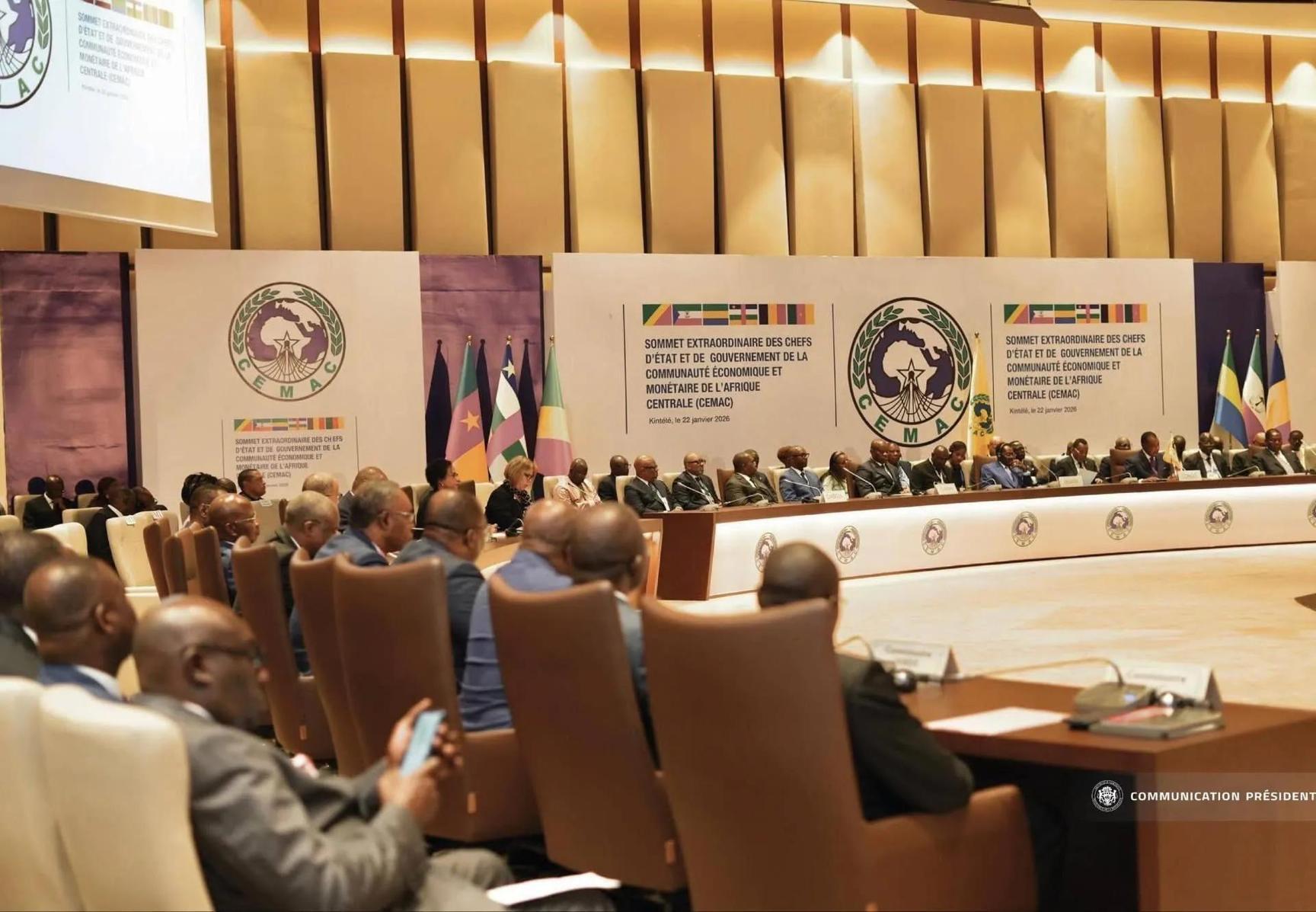 Cime D'Afrique Centrale: Stabilité ÉConomique et Confiance Cime D'Afrique Centrale: Stabilité ÉConomique et Confiance