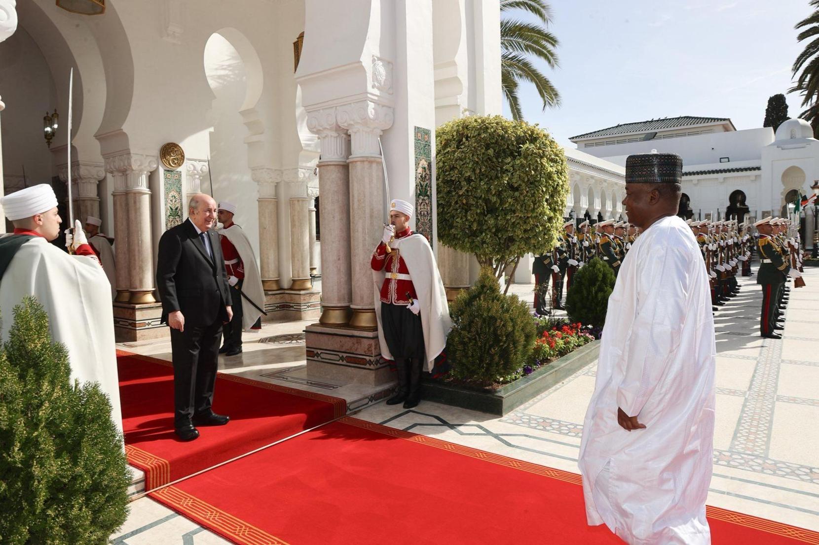 La Visite du Président Nigérien en Algérie Met Fin à la Crise La Visite du Président Nigérien en Algérie Met Fin à la Crise