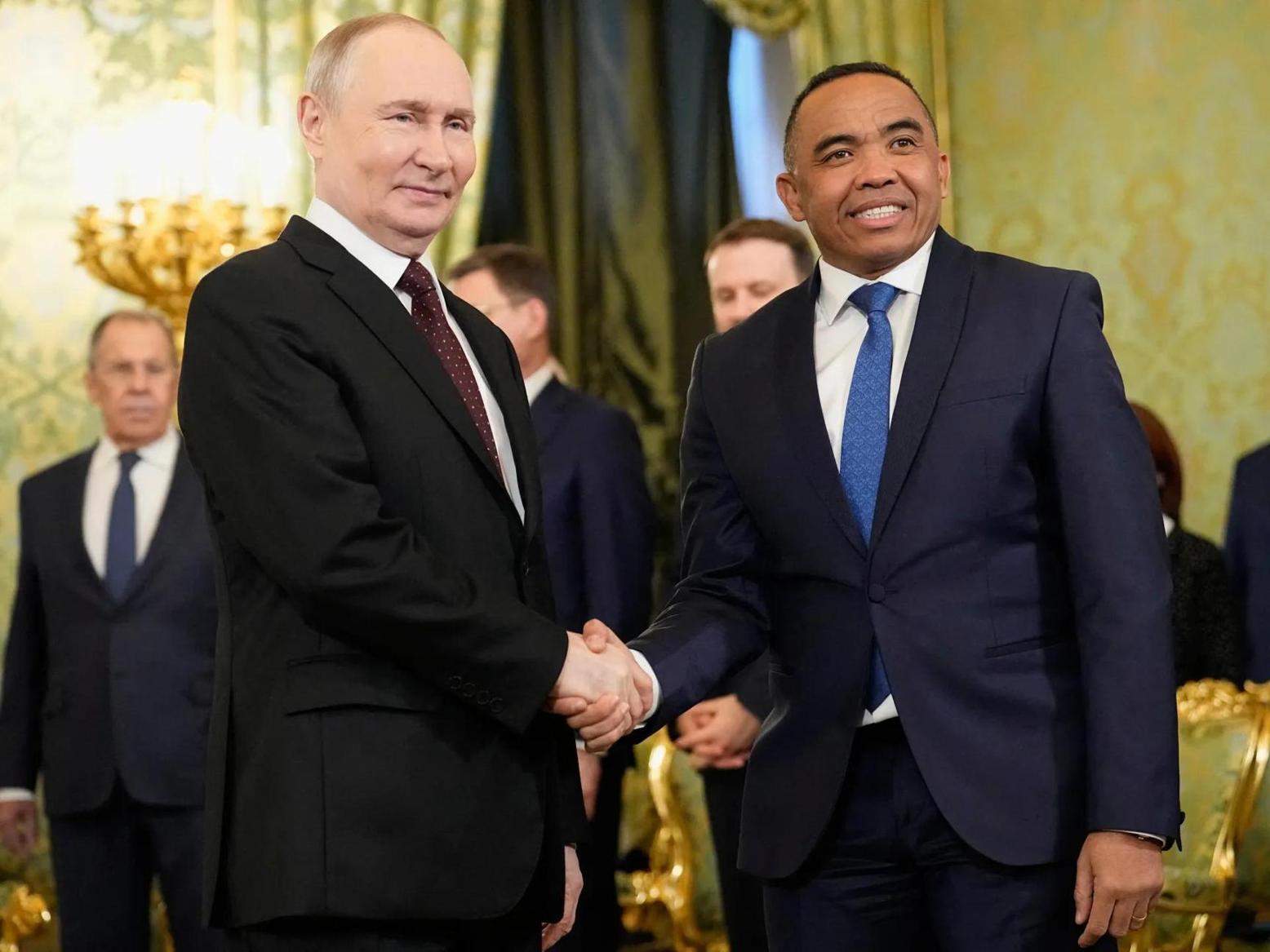 Poutine et le Président Malgache Discutent du Renforcement Bilatéral Poutine et le Président Malgache Discutent du Renforcement Bilatéral