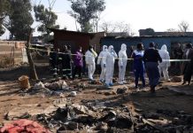Morts et Blessés près de Johannesburg Après une Fusillade Morts et Blessés près de Johannesburg Après une Fusillade