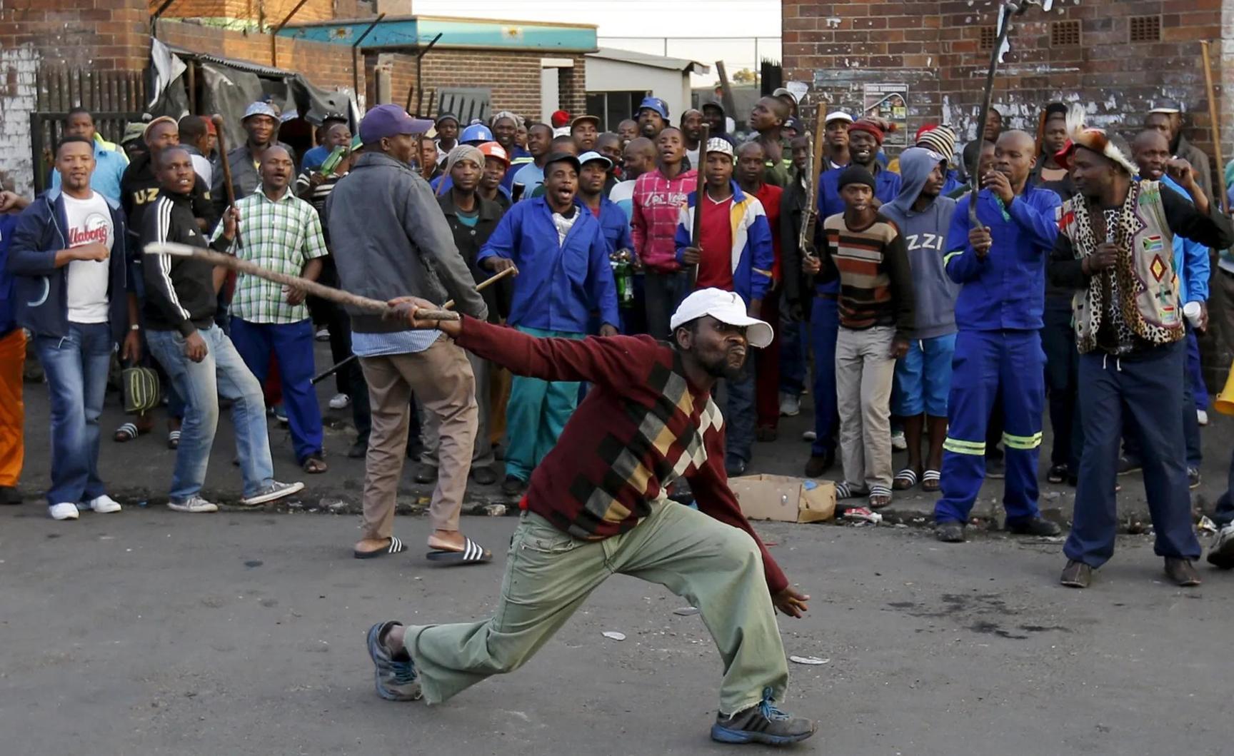 Afrique du Sud: la Société Civile Défie les Expulsions Afrique du Sud: la Société Civile Défie les Expulsions