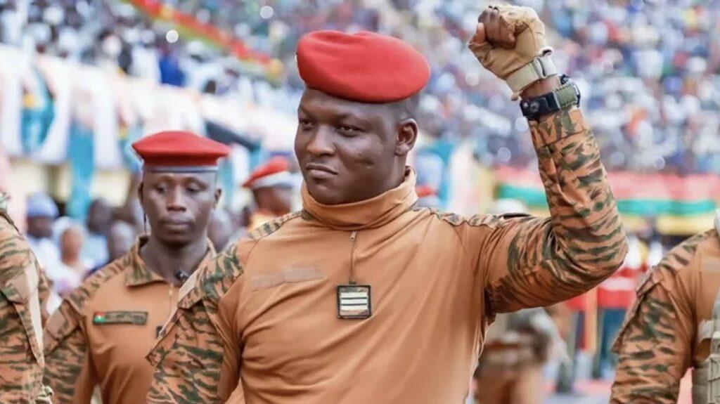 Burkina: du Mythe de la Libération À la Normalisation Burkina: du Mythe de la Libération À la Normalisation