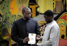 رئيس السنغال ينفي وجود خلافات مع عثمان سونكو رئيس السنغال ينفي وجود خلافات مع عثمان سونكو