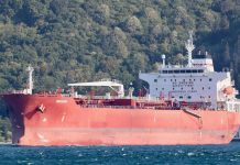 انفجارات خارجية تستهدف ناقلة نفط روسية قبالة السنغال انفجارات خارجية تستهدف ناقلة نفط روسية قبالة السنغال