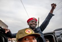 انتخابات أوغندا: صراع القبعات الحمر والموجة الصفراء انتخابات أوغندا: صراع القبعات الحمر والموجة الصفراء