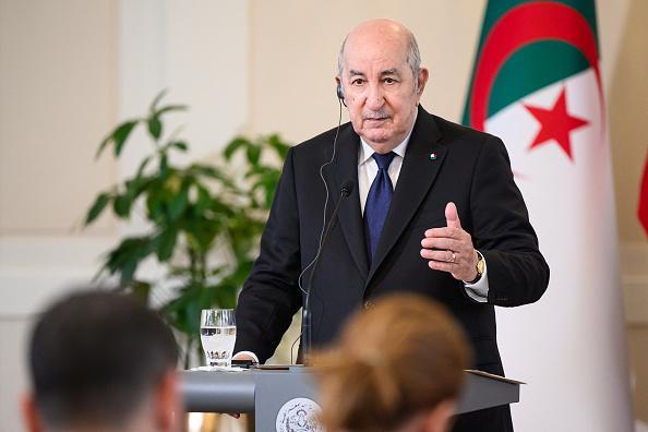 تبون ينفي تدخل الجزائر في تونس ويحذر من الفتنة تبون ينفي تدخل الجزائر في تونس ويحذر من الفتنة