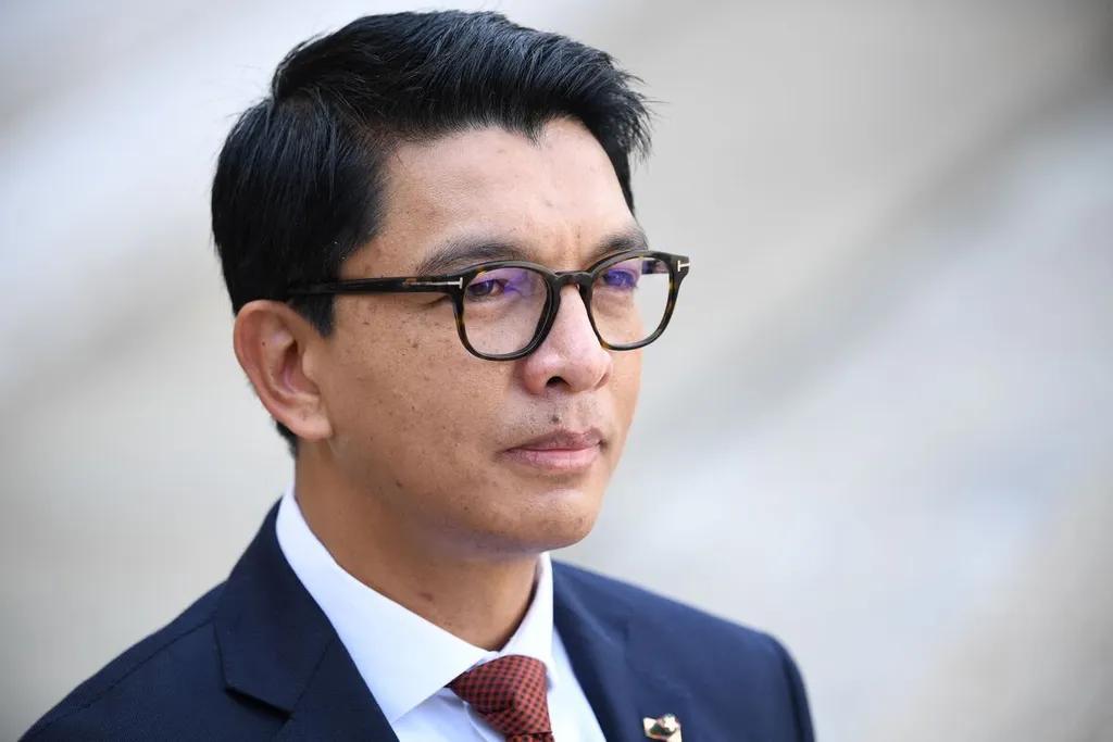 الرئيس المخلوع أندري راجولينا يدعو للوحدة في مدغشقر الرئيس المخلوع أندري راجولينا يدعو للوحدة في مدغشقر