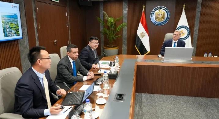 مصر: استثمار صيني بملياري دولار في مشروع للفوسفات مصر: استثمار صيني بملياري دولار في مشروع للفوسفات