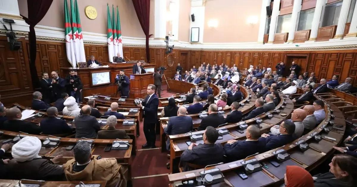 مجلس الأمة الجزائري يصدّق على تجريم الاستعمار الفرنسي مجلس الأمة الجزائري يصدّق على تجريم الاستعمار الفرنسي
