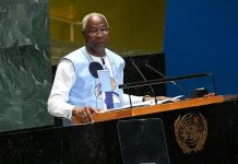 رئيس غينيا يعيد تعيين أمادو أوري باه رئيسا للوزراء رئيس غينيا يعيد تعيين أمادو أوري باه رئيسا للوزراء