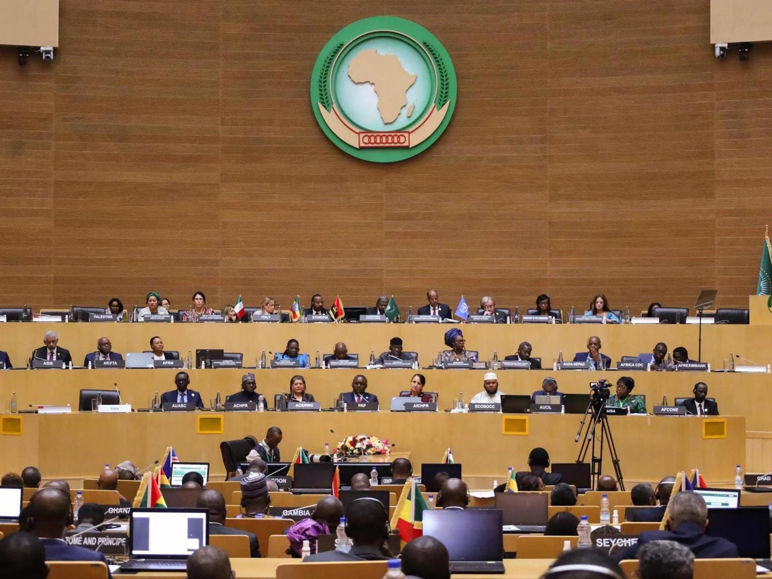 القمة الأفريقية ترفض محاولات تهجير الفلسطينيين وتدعو لهدنة بالسودان القمة الأفريقية ترفض محاولات تهجير الفلسطينيين وتدعو لهدنة بالسودان