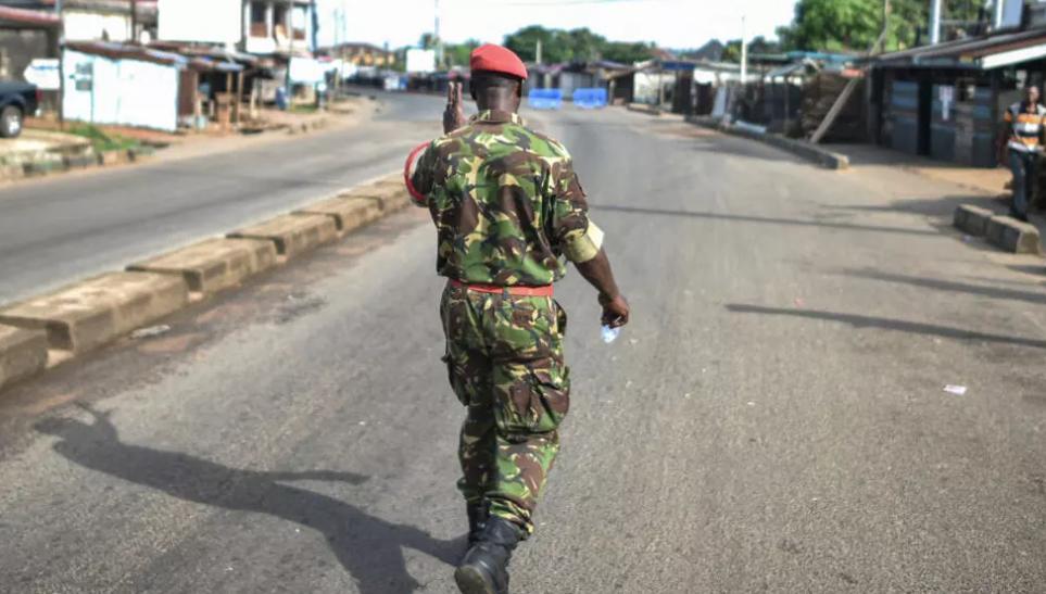 سيراليون تتهم غينيا باعتقال عناصر من قواتها الأمنية سيراليون تتهم غينيا باعتقال عناصر من قواتها الأمنية