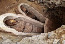 بعثة آثار إسبانية تعثر على جزء من ملحمة “الإلياذة” داخل مومياء مصرية بعثة آثار إسبانية تعثر على جزء من ملحمة "الإلياذة" داخل مومياء مصرية