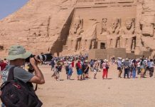 أزمة وقود الطائرات تهدد الموسم السياحي في مصر أزمة وقود الطائرات تهدد الموسم السياحي في مصر
