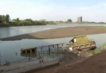 السودان.. انحسار كبير للنيل وسكان الخرطوم يعانون للحصول على المياه السودان.. انحسار كبير للنيل وسكان الخرطوم يعانون للحصول على المياه