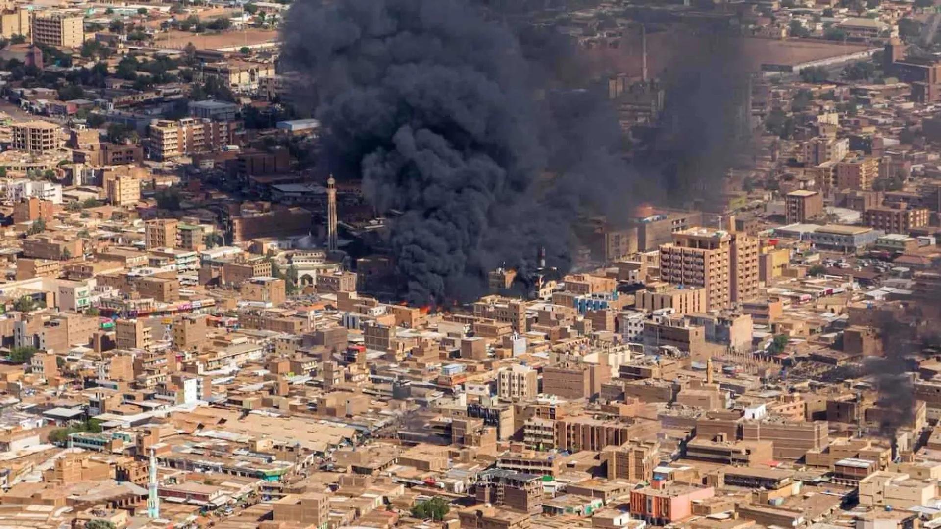 الجيش يتقدم ميدانيًا والدعم السريع يردّ بالمسيّرات الجيش يتقدم ميدانيًا والدعم السريع يردّ بالمسيّرات