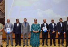 لجنة “4+4” توقع مسودة اتفاق بشأن الانتخابات وتوحيد السلطة لجنة "4+4" توقع مسودة اتفاق بشأن الانتخابات وتوحيد السلطة