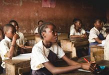 Nigeria between English and Hausa Nigeria between English and Hausa