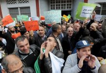 احتجاجات “مفاجئة” للأساتذة والقابلات والمضيفين والأسلاك المهنية وموظفي الإدماج!