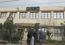 المقصون من الترحيل بديار البركة ببراقي يهددون بإضراب عن الطعام