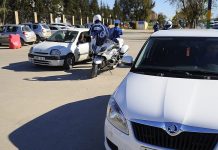 مخترقون لحظر التجوال يتباكون لإطلاق الشرطة سراحهم!