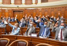 تعديل الدستور يحظى بتزكية أعضاء مجلس الأمة