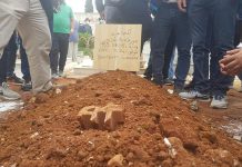 لخضر بورقعة يوارى الثرى بمقبرة سيدي يحي لخضر بورقعة يوارى الثرى بمقبرة سيدي يحي