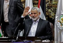 اسماعيل هنية يعزي عائلة الراحل لخضر بورقعة اسماعيل هنية يعزي عائلة الراحل لخضر بورقعة