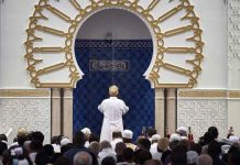 قبضة حديدية بين فرنسا والجزائر بسبب الأئمة! قبضة حديدية بين فرنسا والجزائر بسبب الأئمة!