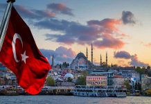 الجالية الجزائرية بتركيا وإيطاليا تناشد الرئيس تبون فتح الحدود الجالية الجزائرية بتركيا وإيطاليا تناشد الرئيس تبون فتح الحدود