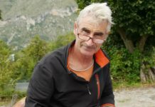 رفقاء غورديل يروون اللحظات الأخيرة في حياته رفقاء غورديل يروون اللحظات الأخيرة في حياته