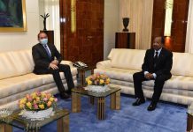 رئيس جمهورية الكاميرون يستقبل بوقدوم لهذا السبب رئيس جمهورية الكاميرون يستقبل بوقدوم لهذا السبب