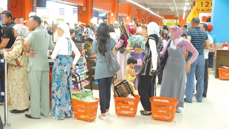 طوابير المواد الغذائية.. الإهانة طوابير المواد الغذائية.. الإهانة