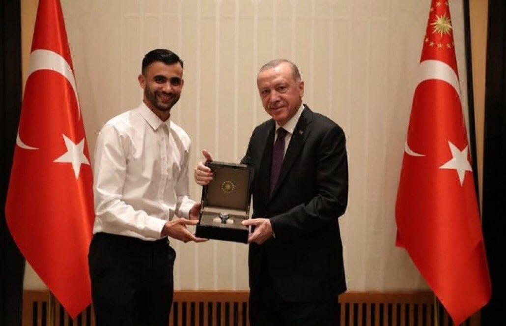 الرئيس التركي يُكرّم غزال وفريق موناكو يُريده الرئيس التركي يُكرّم غزال وفريق موناكو يُريده