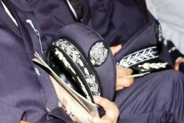 وزارة الداخلية: إنهاء مهام 9 رؤساء دوائر وزارة الداخلية: إنهاء مهام 9 رؤساء دوائر