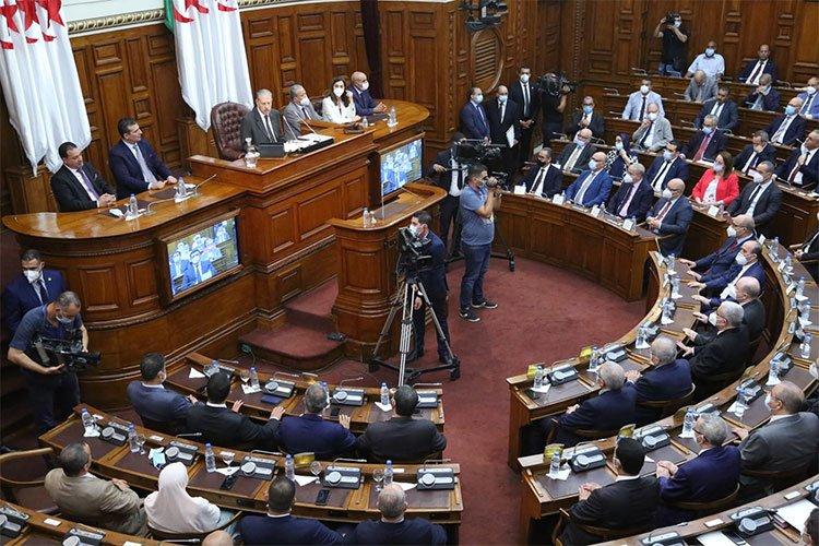 لا تسوية ودية من دون تفكيك حسابات باناما وسويسرا! لا تسوية ودية من دون تفكيك حسابات باناما وسويسرا!