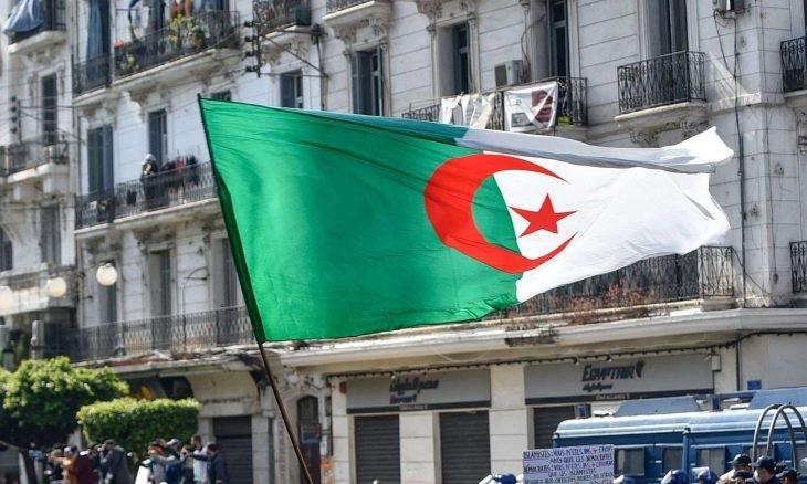 الجزائر: تفاؤل عند “الأفلان” و”حمس” بتحقيق نتائج إيجابية و”الأفافاس” يؤكد أنه حقق هدفه “الاستراتيجي والسياسي” الجزائر: تفاؤل عند “الأفلان” و”حمس” بتحقيق نتائج إيجابية و”الأفافاس” يؤكد أنه حقق هدفه “الاستراتيجي والسياسي”