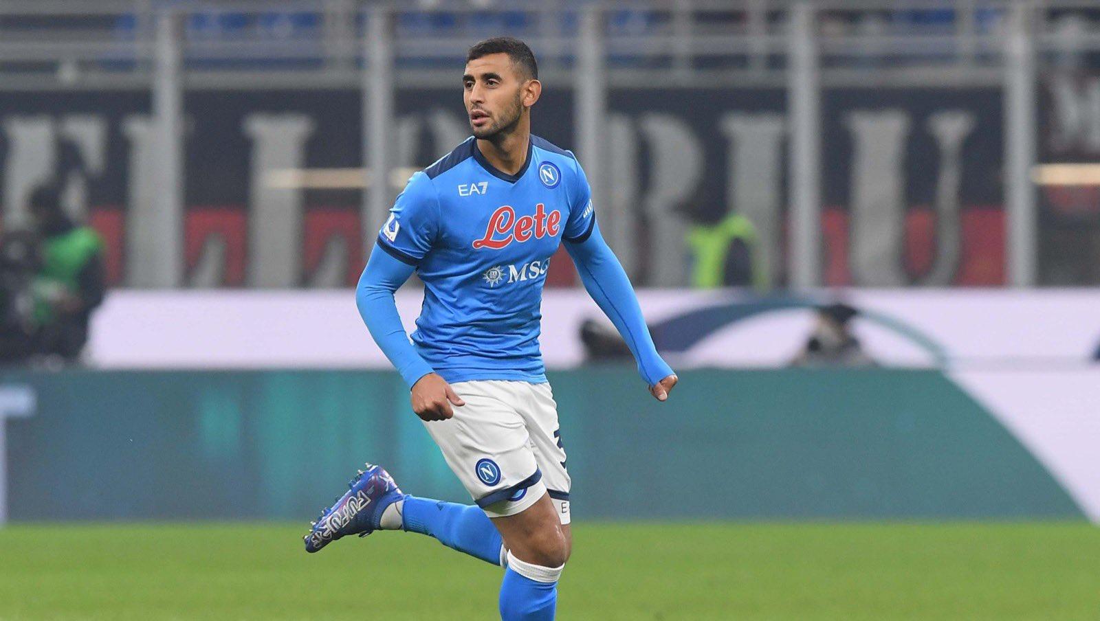 غلام في أمريكا يُتابع بطولة كرة السلة غلام في أمريكا يُتابع بطولة كرة السلة