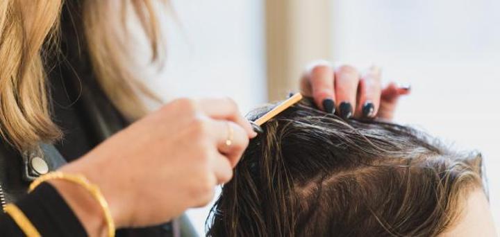 ما الذي يسبِّب ظهور الشعر الأبيض؟ ما الذي يسبِّب ظهور الشعر الأبيض؟