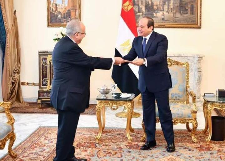 لعمامرة يسلم الرئيس المصري رسالة من الرئيس تبون لعمامرة يسلم الرئيس المصري رسالة من الرئيس تبون