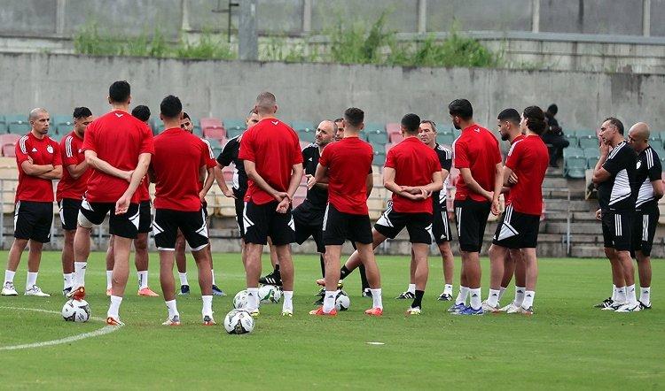 4 لاعبين جزائريين سَيُواجهون “الفيلة” بِهذا الهاجس 4 لاعبين جزائريين سَيُواجهون “الفيلة” بِهذا الهاجس