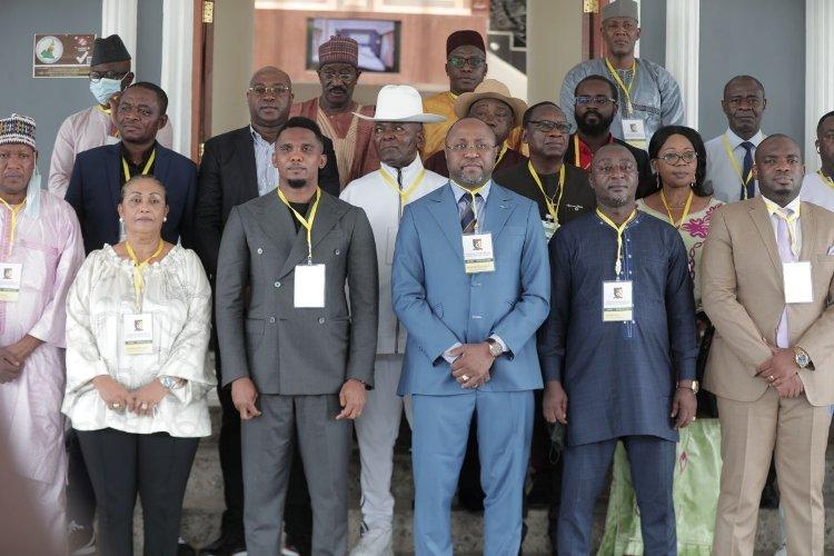 حرب ضارية على “الكرسي” في بيت مُنافس الجزائر حرب ضارية على “الكرسي” في بيت مُنافس الجزائر