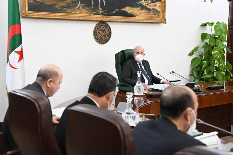 الرئيس تبون يكشف قيمة منحة البطالة الرئيس تبون يكشف قيمة منحة البطالة