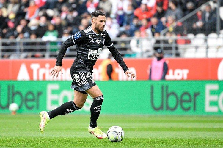 بِالفيديو: بلايلي يُهدر ركلة جزاء بِالفيديو: بلايلي يُهدر ركلة جزاء