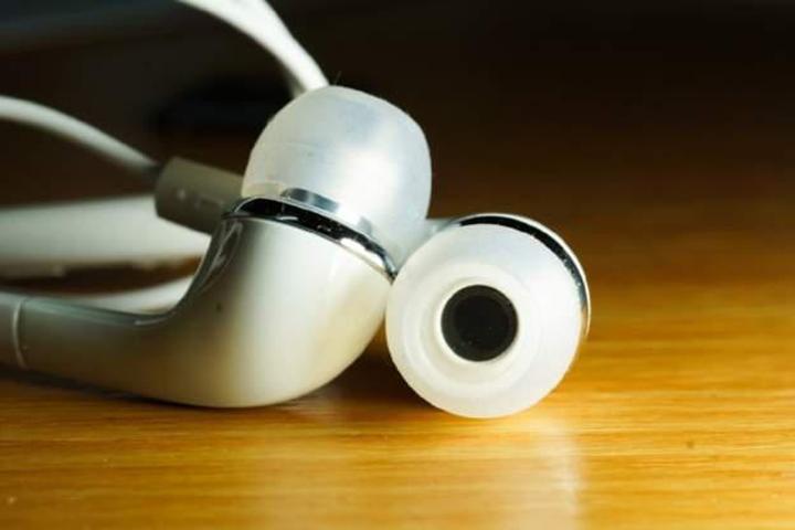 أحدث طريقة للغش يبتكرها طالب طب في الهند أحدث طريقة للغش يبتكرها طالب طب في الهند