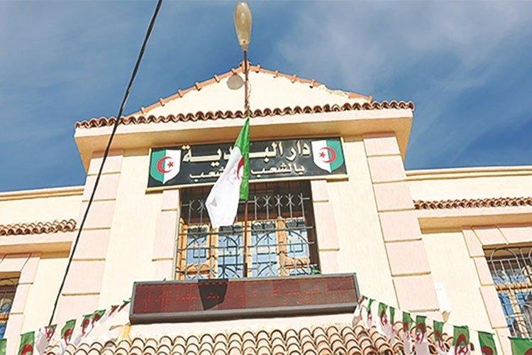 مطالب بتعديل القانون الأساسي لمستخدمي البلديات مطالب بتعديل القانون الأساسي لمستخدمي البلديات