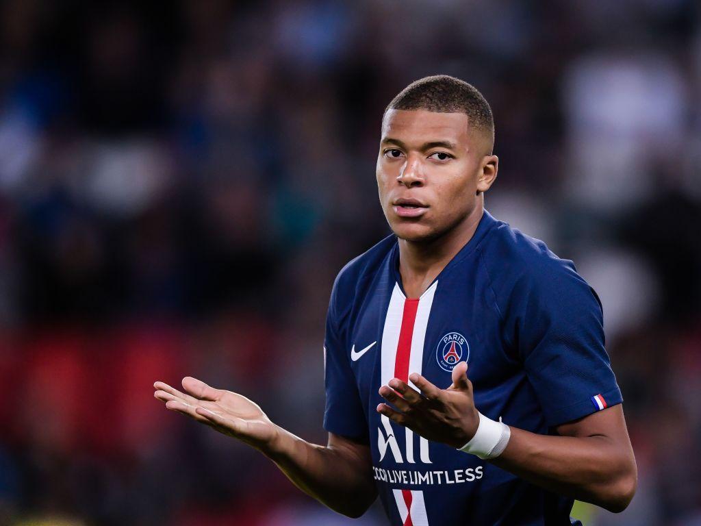 باريس سان جيرمان يوضح بشأن العروض الخرافية المقدمة لمبابي باريس سان جيرمان يوضح بشأن العروض الخرافية المقدمة لمبابي