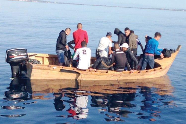 حجز أسطول من قوارب “الحرقة” وتفكيك شبكة دولية حجز أسطول من قوارب “الحرقة” وتفكيك شبكة دولية